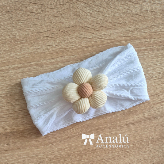 Balacas bordadas con moño en flor