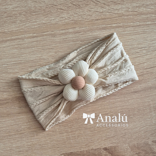 Balacas bordadas con moño en flor